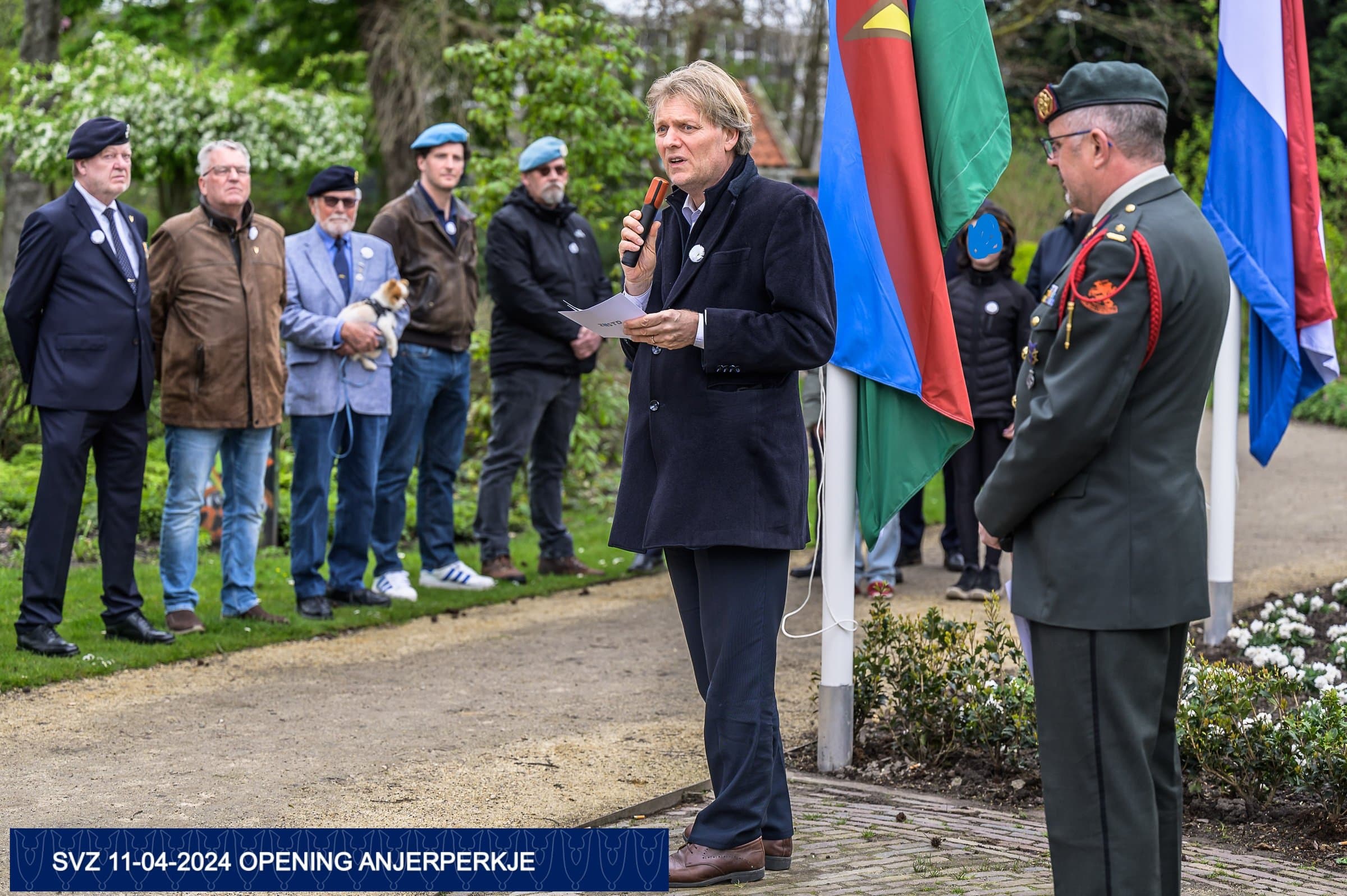 De opening van het Anjerperkje, foto 1